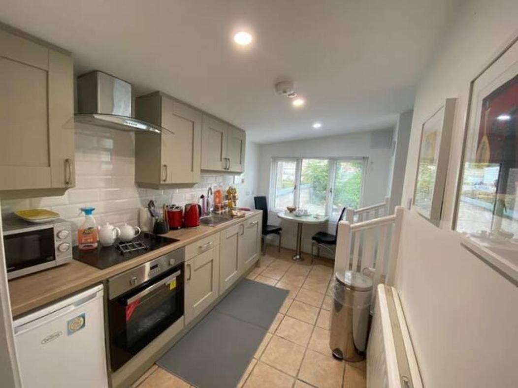 Location, Location! Gorgeous 1 Bed Apt- Killarney Eksteriør billede